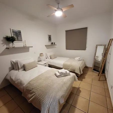 Daire Em Cima Da - - Algarve