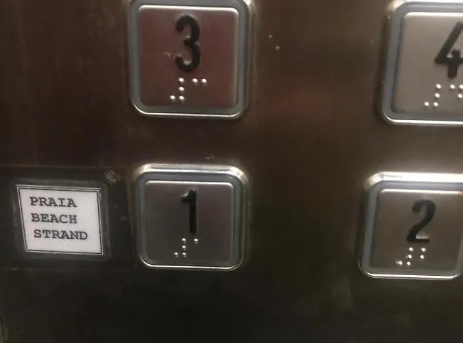 Em Cima Da - - Algarve Carvoeiro (Lagoa)